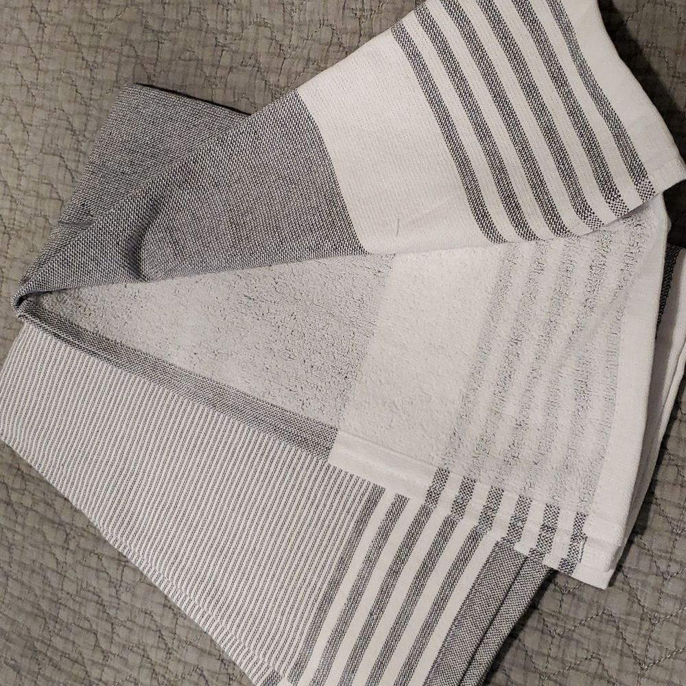 2 Organic cotton hand towels